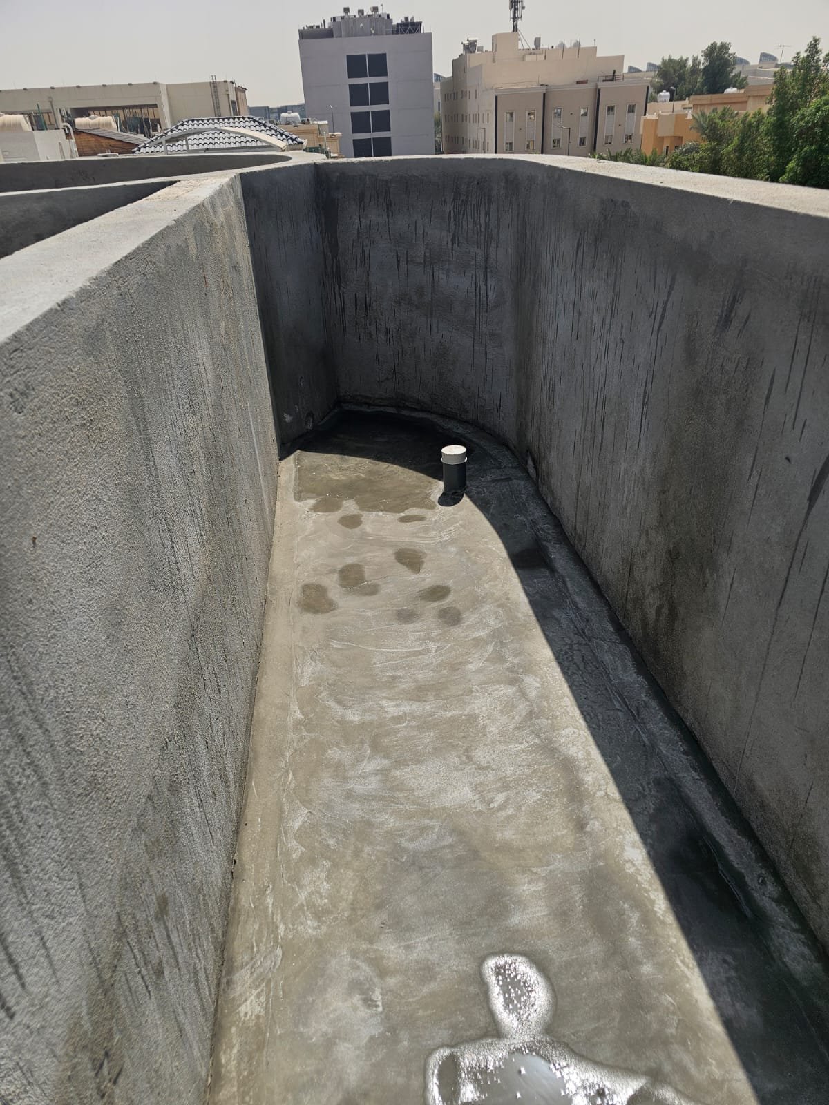 عزل حوض خدمات سطح